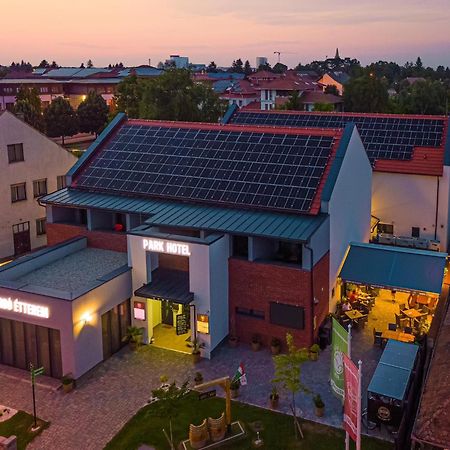 Park Hotel Buek-Buekfuerdo المظهر الخارجي الصورة