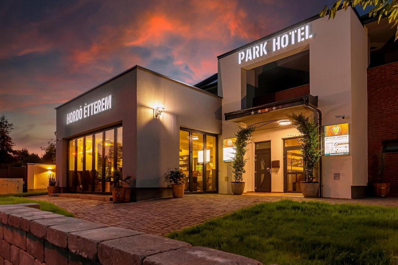 Park Hotel Buek-Buekfuerdo المظهر الخارجي الصورة