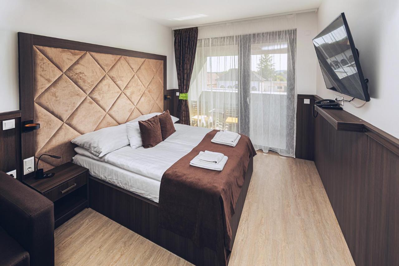 Park Hotel Buek-Buekfuerdo المظهر الخارجي الصورة