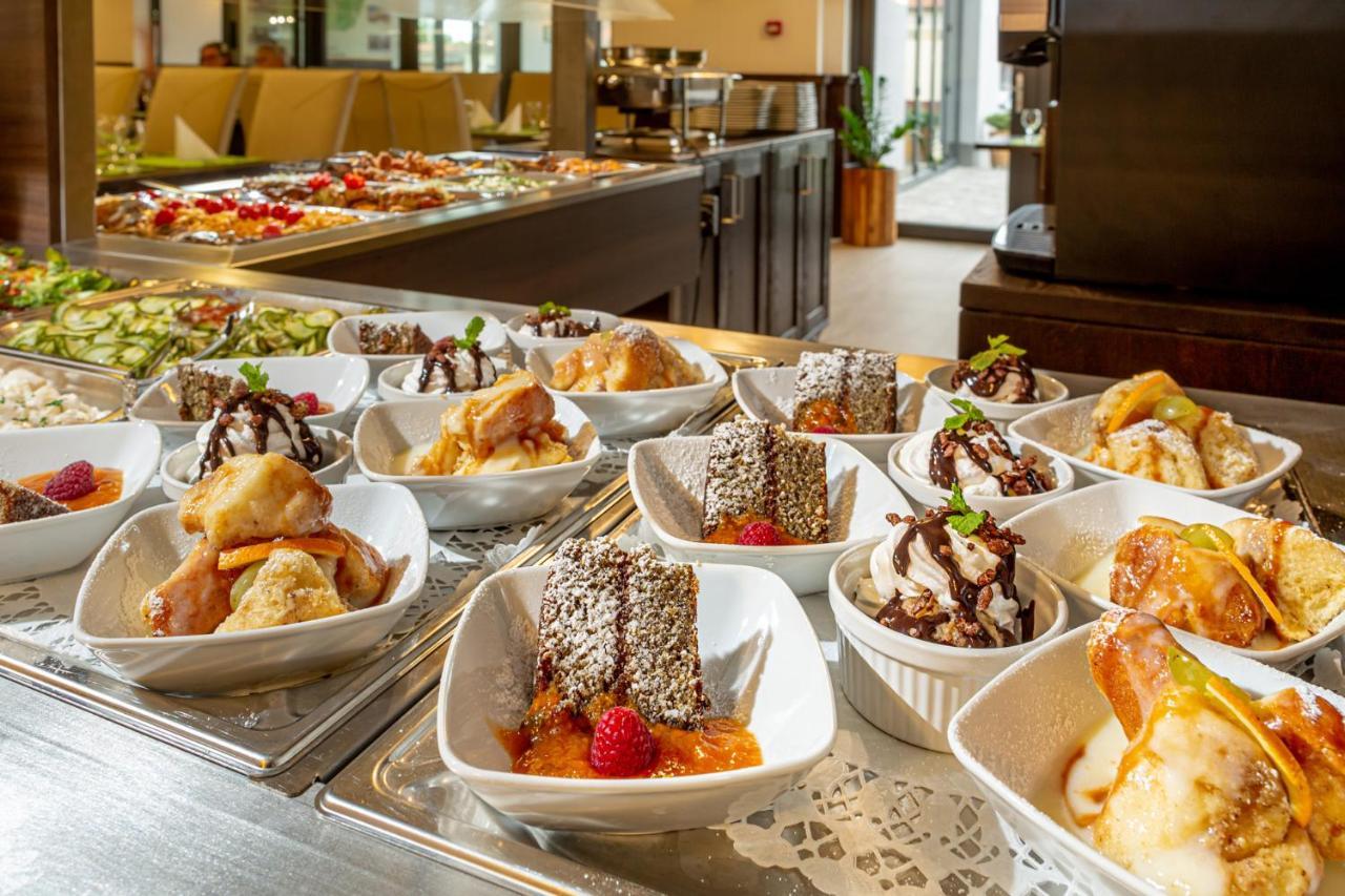 Park Hotel Buek-Buekfuerdo المظهر الخارجي الصورة